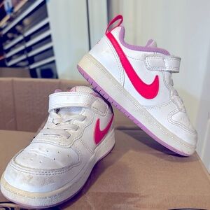Nike leather girls toddler sneakers